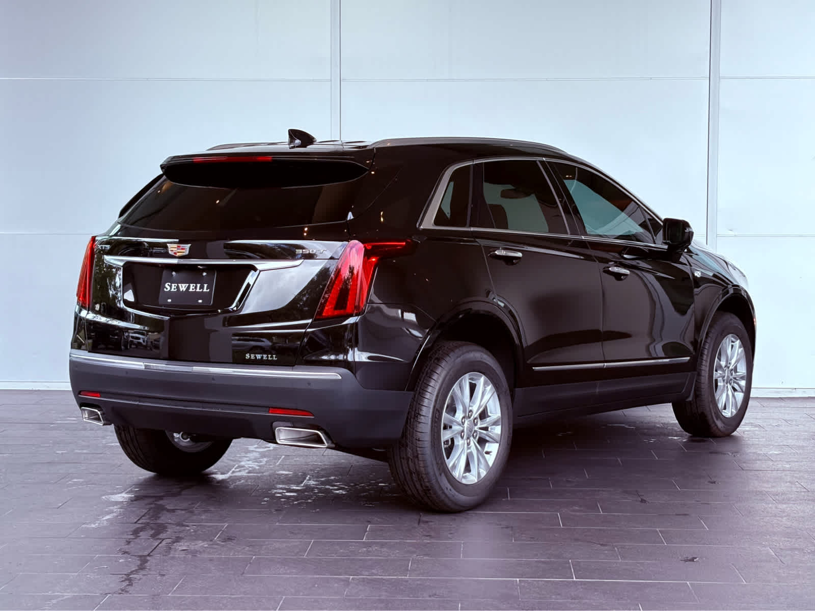 2025 Cadillac XT5 Luxury photo 3