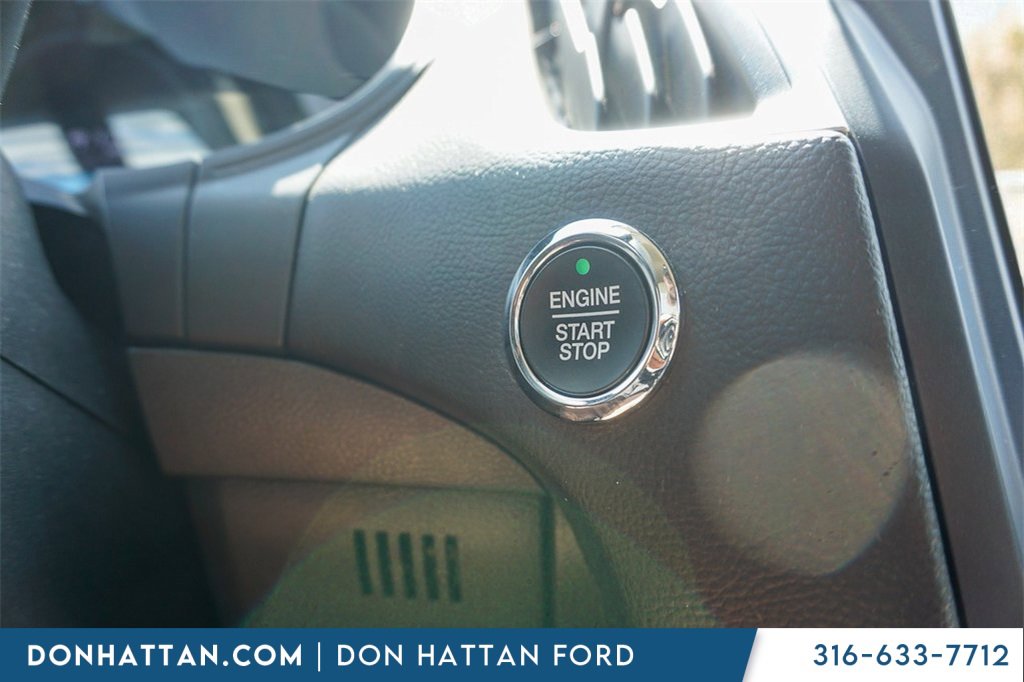2022 Ford Edge SEL photo 10
