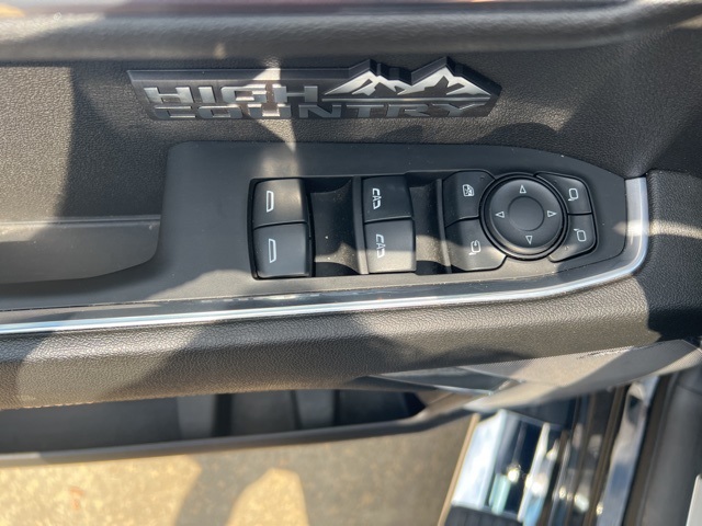 2023 Chevrolet Silverado 1500 High Country photo 23