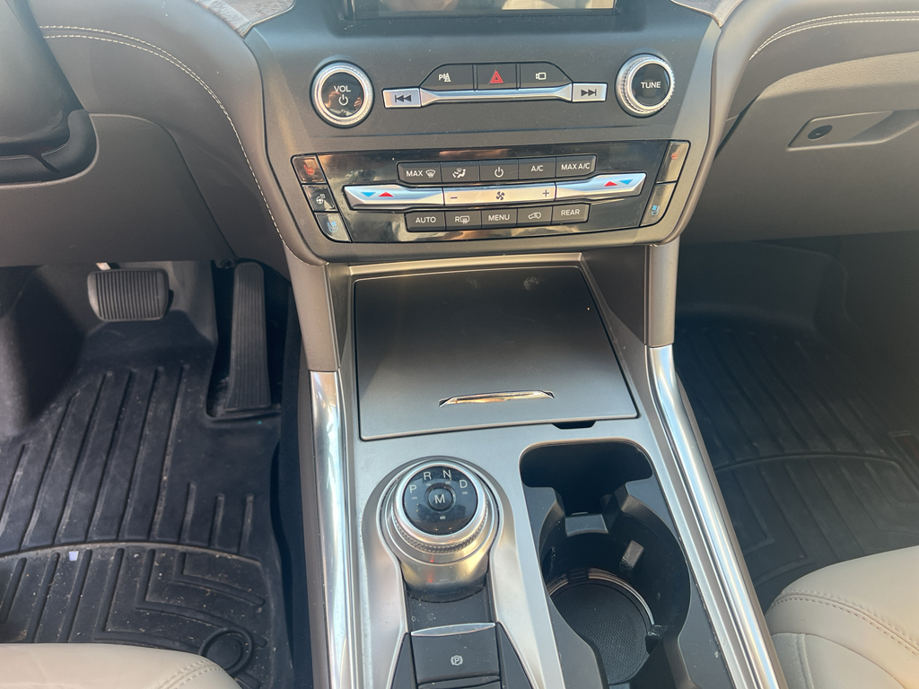2020 Ford Explorer Platinum photo 26
