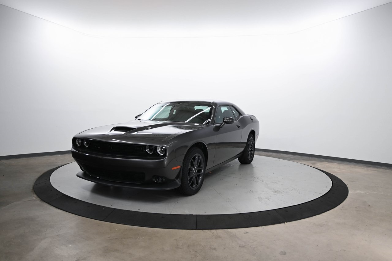 2022 Dodge Challenger GT photo 3