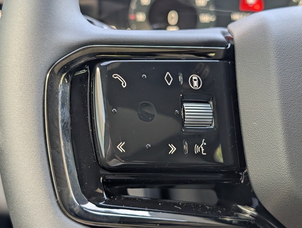 2026 Land Rover Range Rover Evoque Dynamic SE photo 18