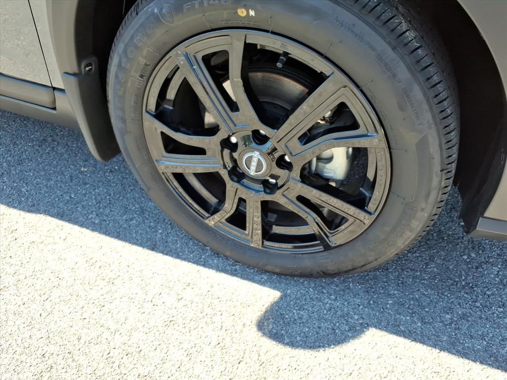 2024 Nissan Kicks SV photo 3