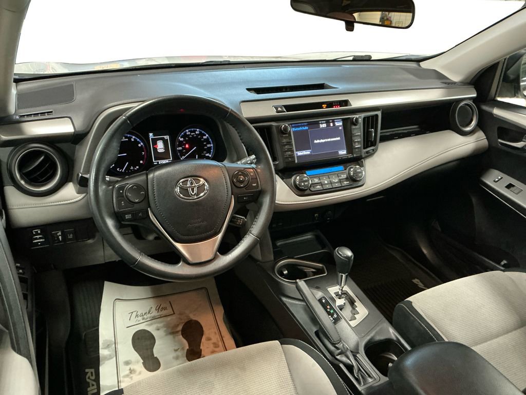 2017 Toyota RAV4 XLE photo 9
