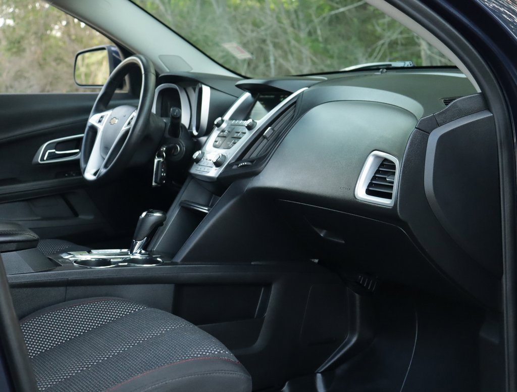 2017 Chevrolet Equinox LT photo 28