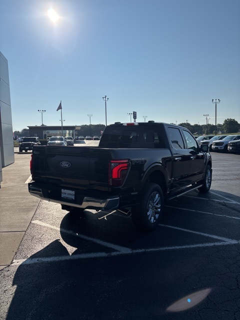 2025 Ford F-150 Lariat photo 3