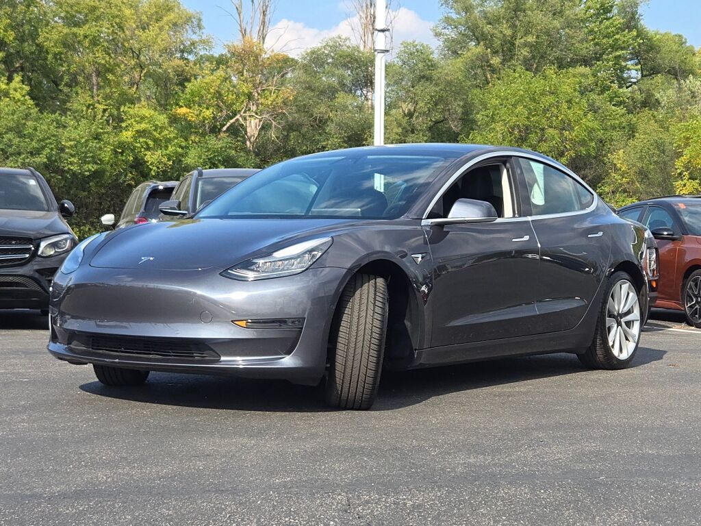 2020 Tesla Model 3 Standard Range Plus photo 5