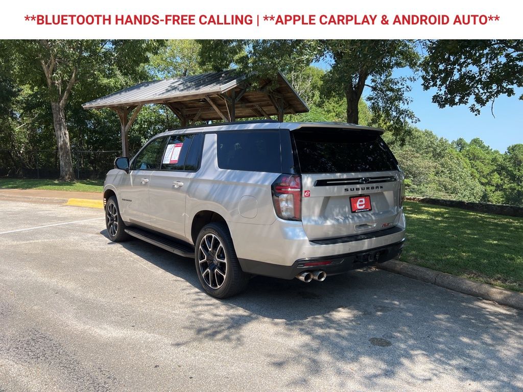 2023 Chevrolet Suburban RST photo 2