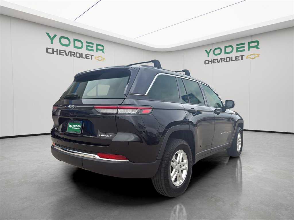 2023 Jeep Grand Cherokee Laredo photo 4