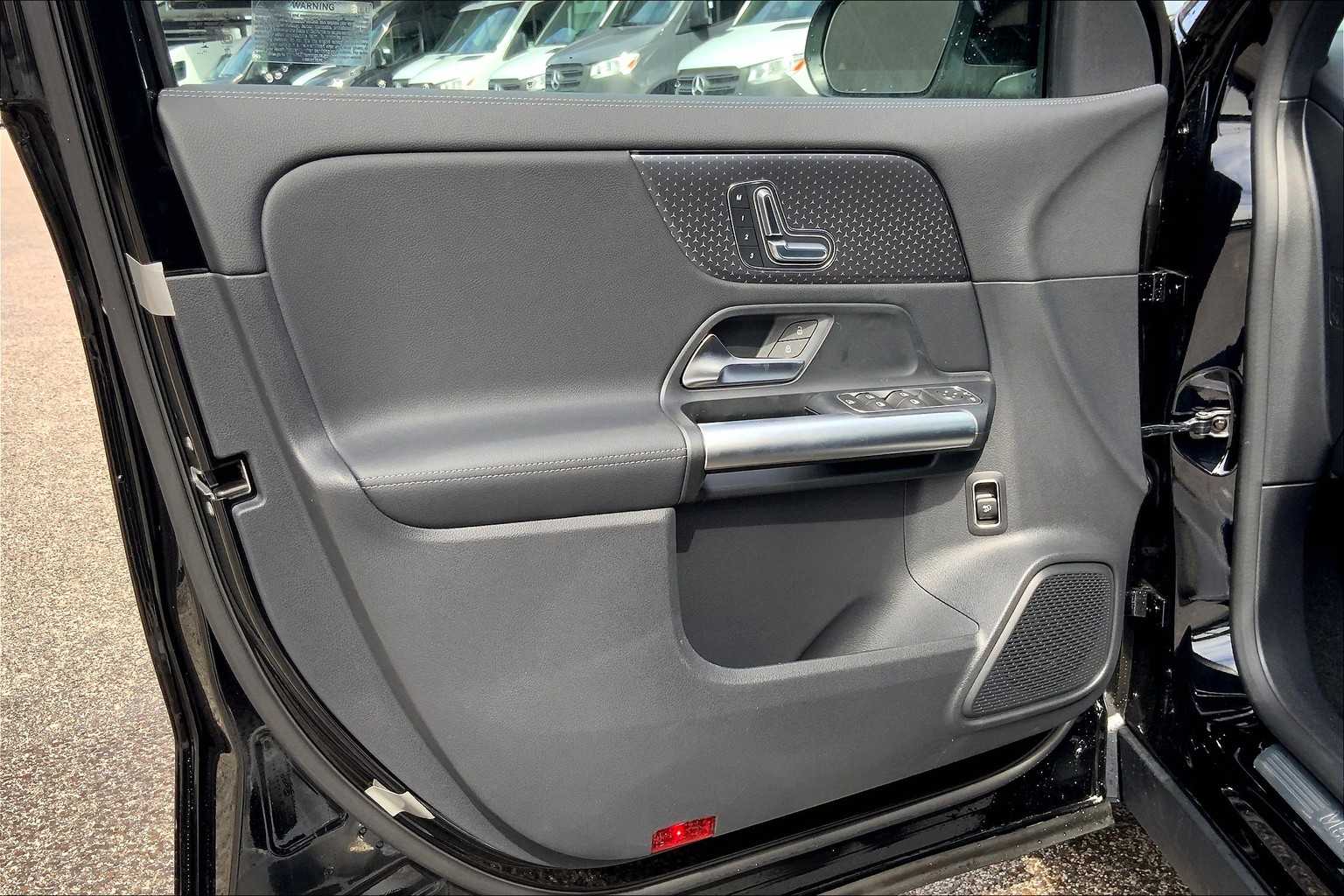 2025 Mercedes Benz GLA 250 photo 13