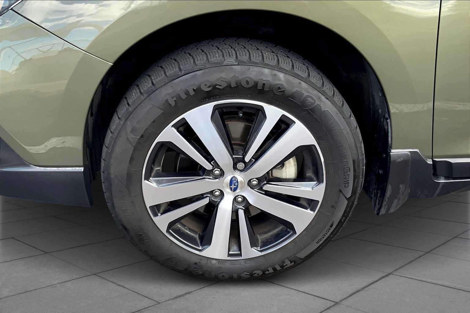 2019 Subaru Outback Limited photo 9