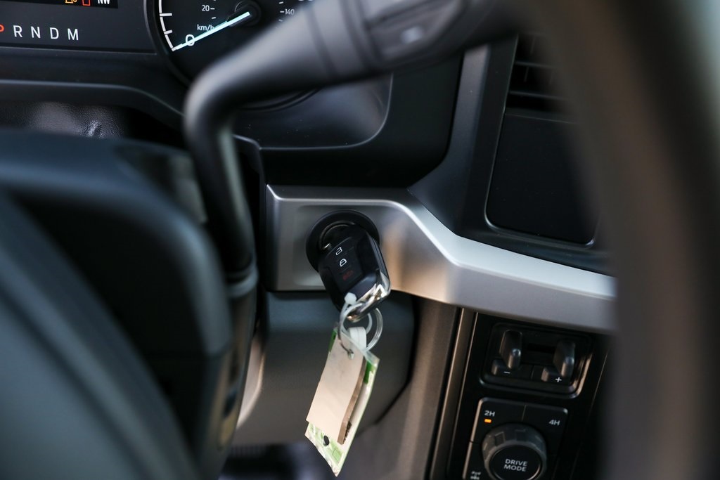 2025 Ford F-250 Super Duty XL - Photo 39