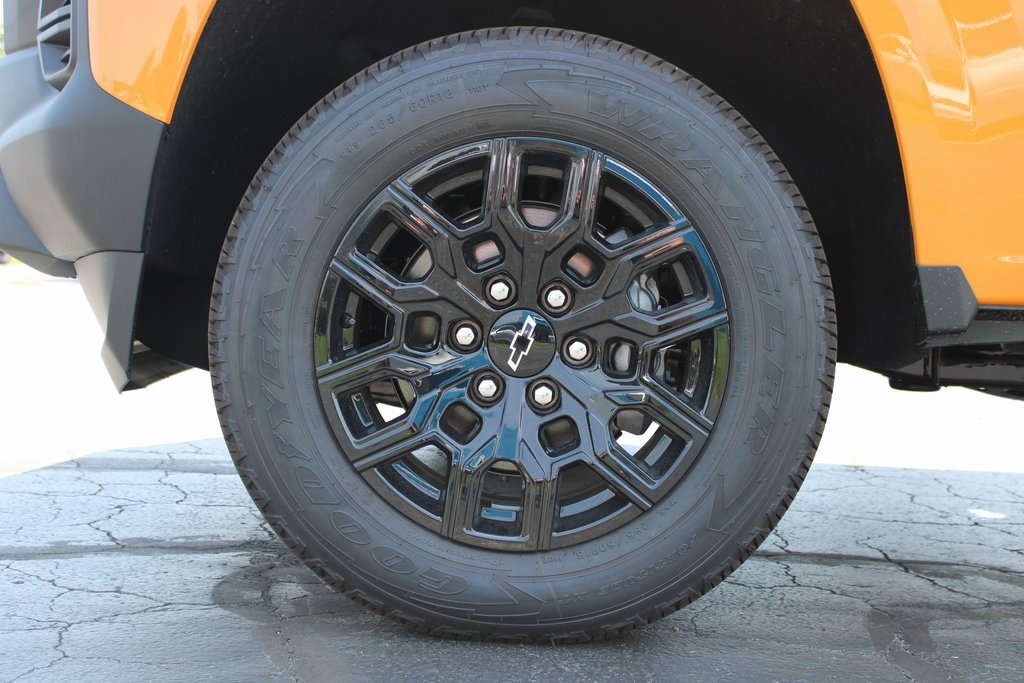 2025 Chevrolet Colorado LT photo 11