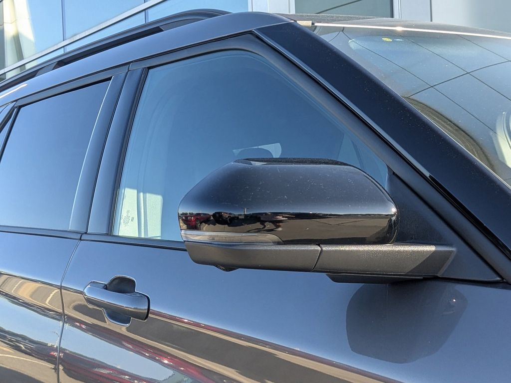 2025 Ford Explorer ST photo 10