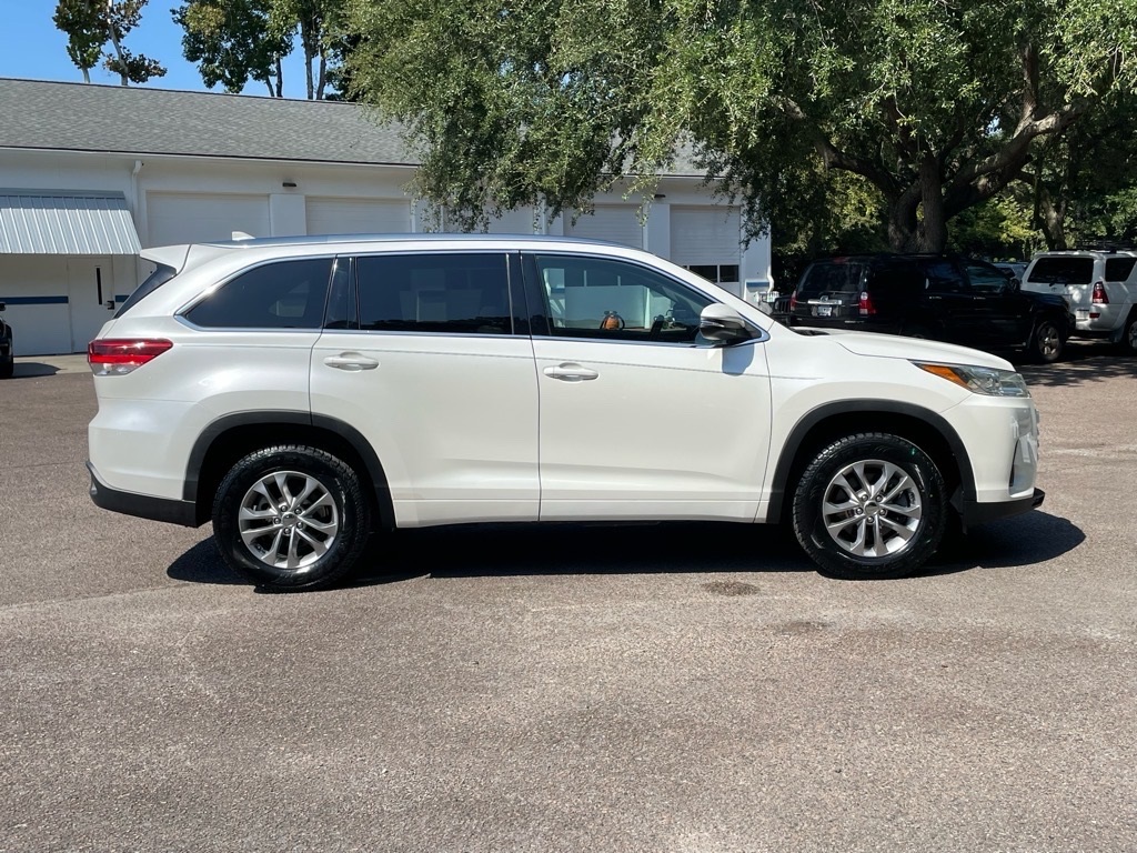 2018 Toyota Highlander XLE photo 2