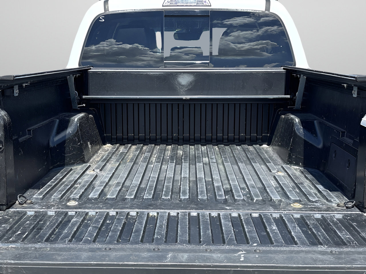 2023 Toyota Tacoma SR5 photo 8