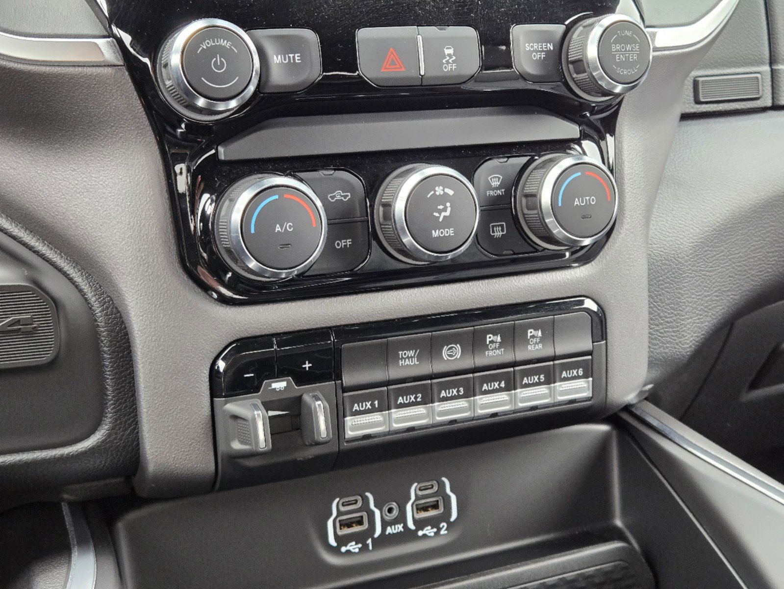 2024 Ram 2500 Big Horn photo 36