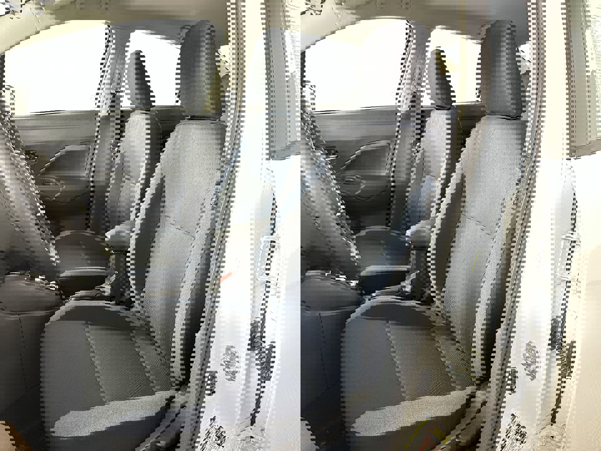 2025 Nissan Versa SV photo 11