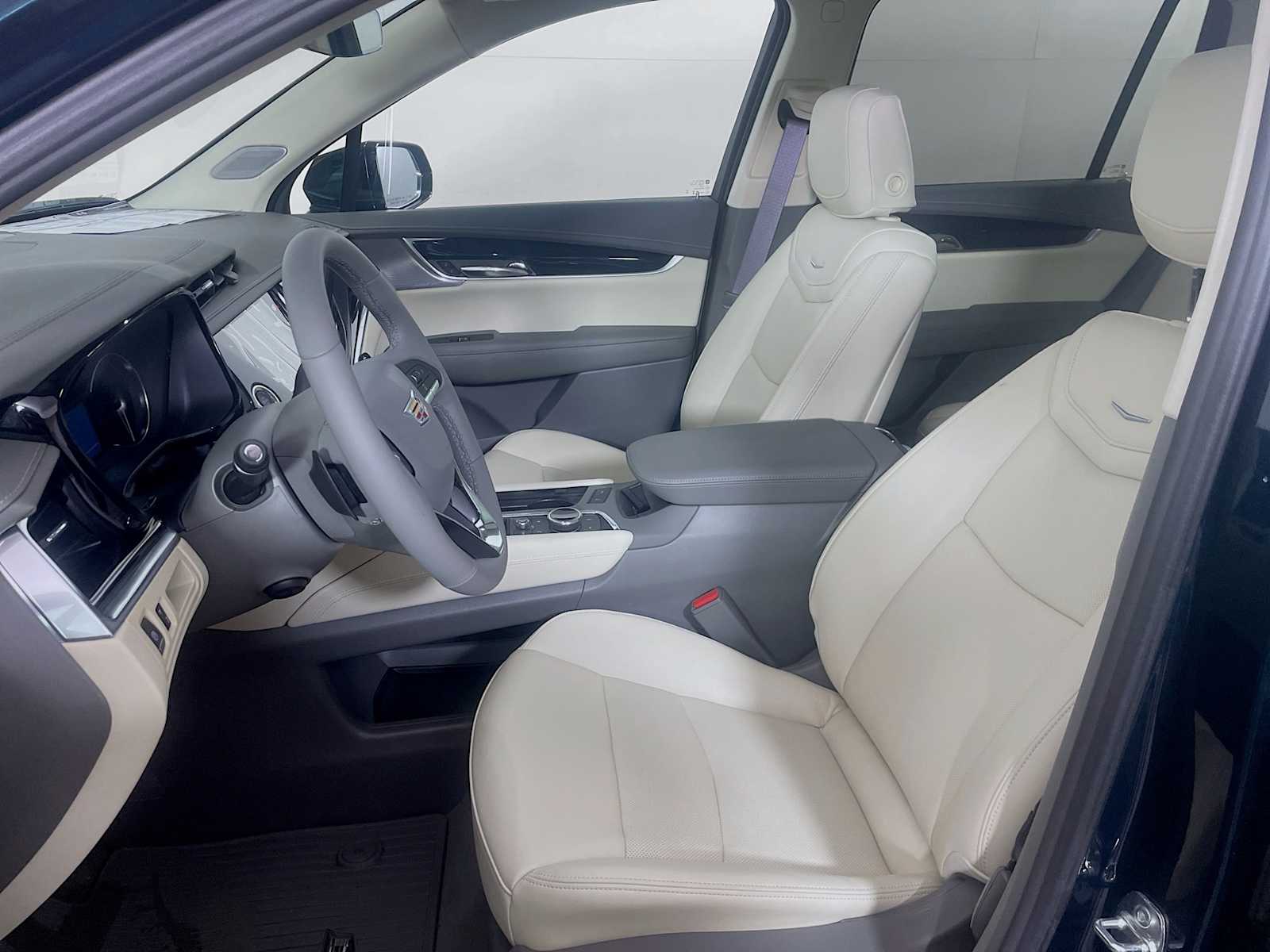 2025 Cadillac XT6 Premium Luxury photo 4