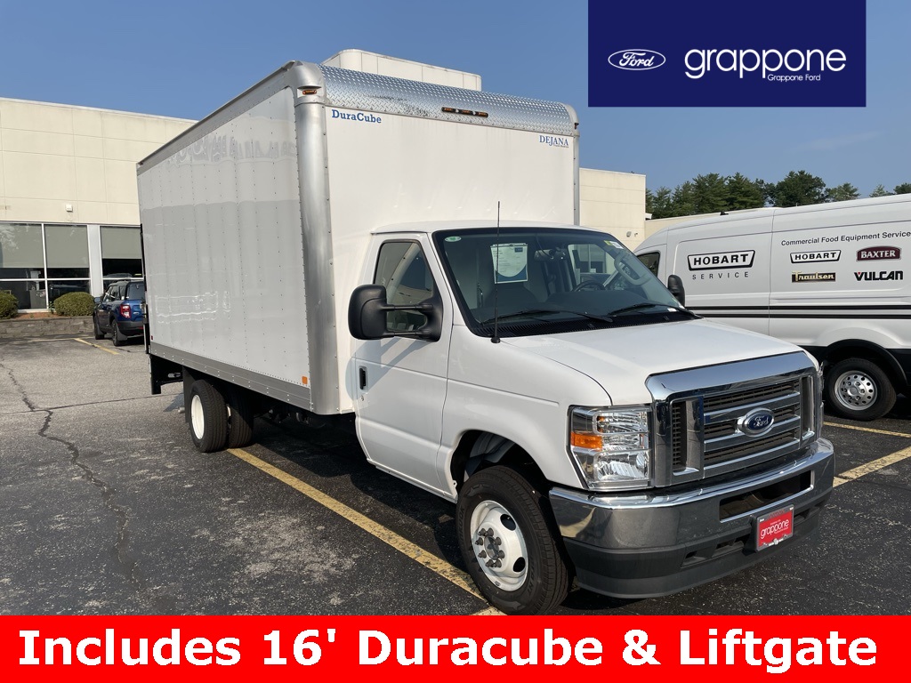 2024 Ford E-Series Cutaway Base's photo