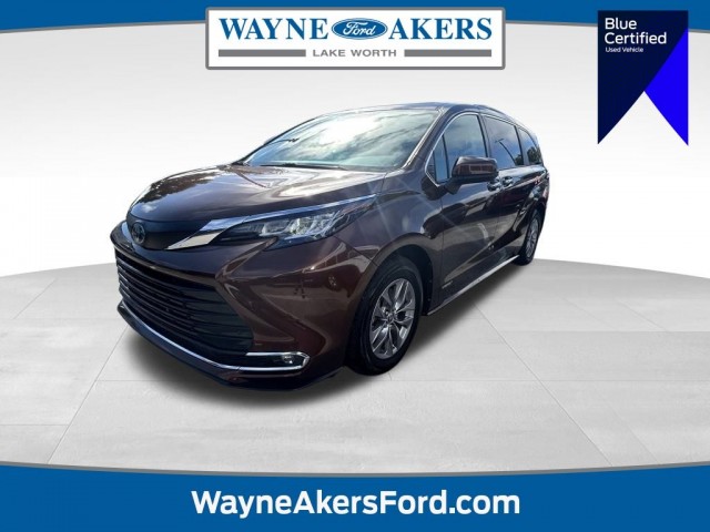 Certified Pre-Owned 2021 Toyota Sienna XLE Door Passenger Van in