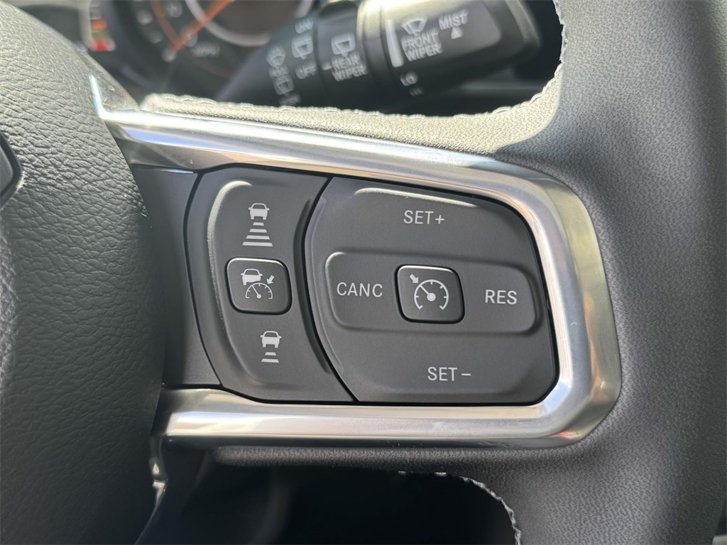 2025 Jeep Wrangler Sahara photo 20