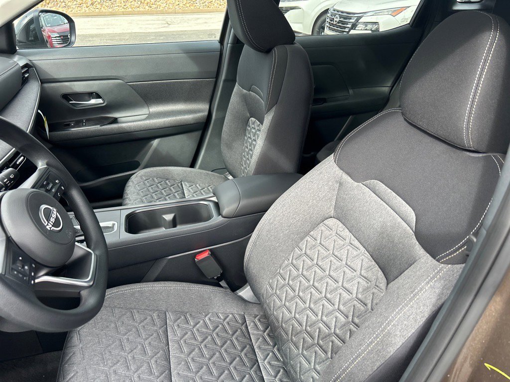 2026 Nissan Kicks SV photo 4