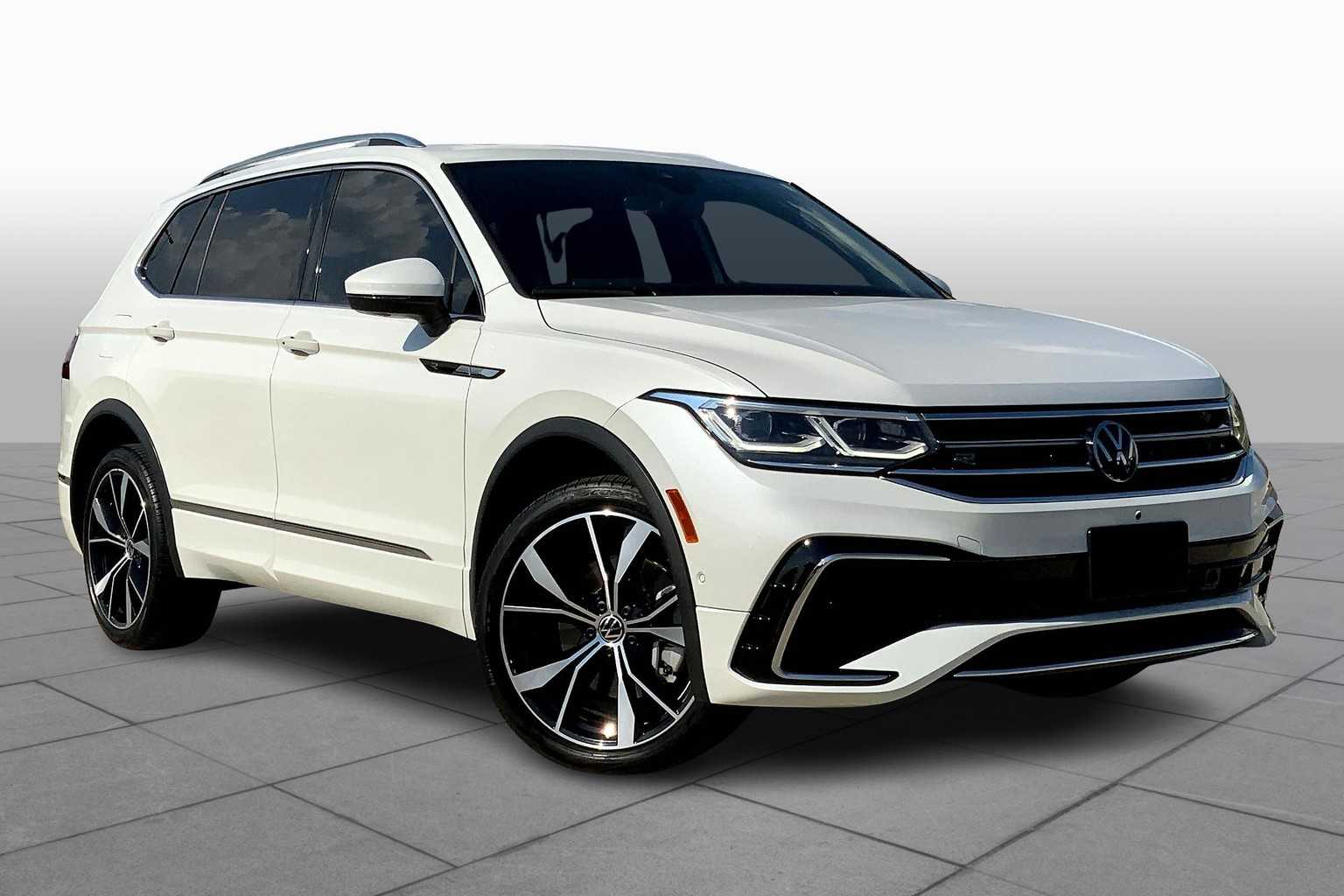 2024 Volkswagen Tiguan SEL R-Line Black photo 2