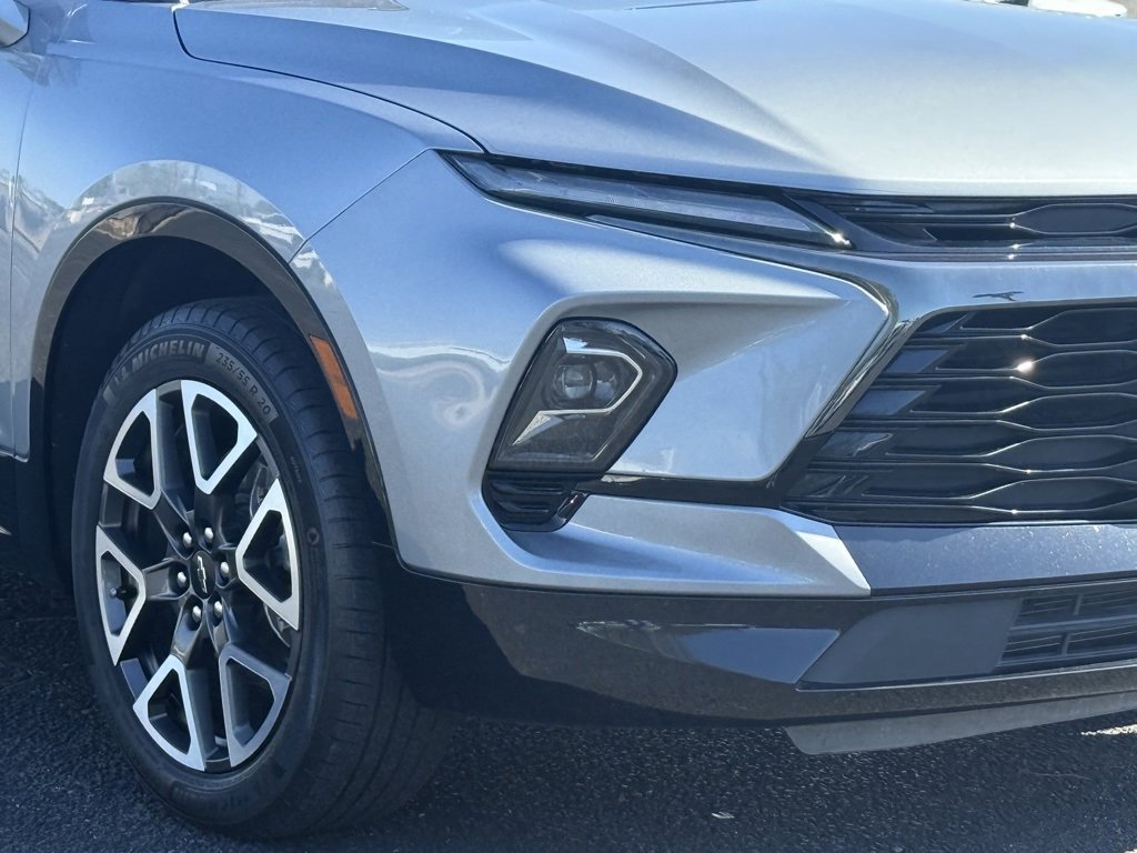 2023 Chevrolet Blazer RS photo 2