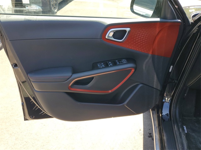 2025 Kia Soul GT-Line photo 6