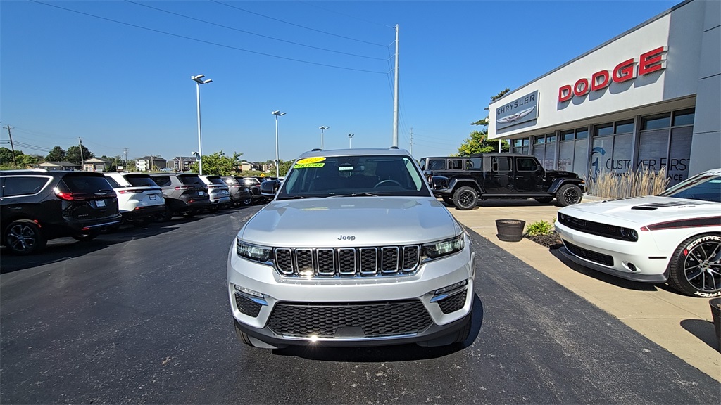 2022 Jeep Grand Cherokee Limited photo 2