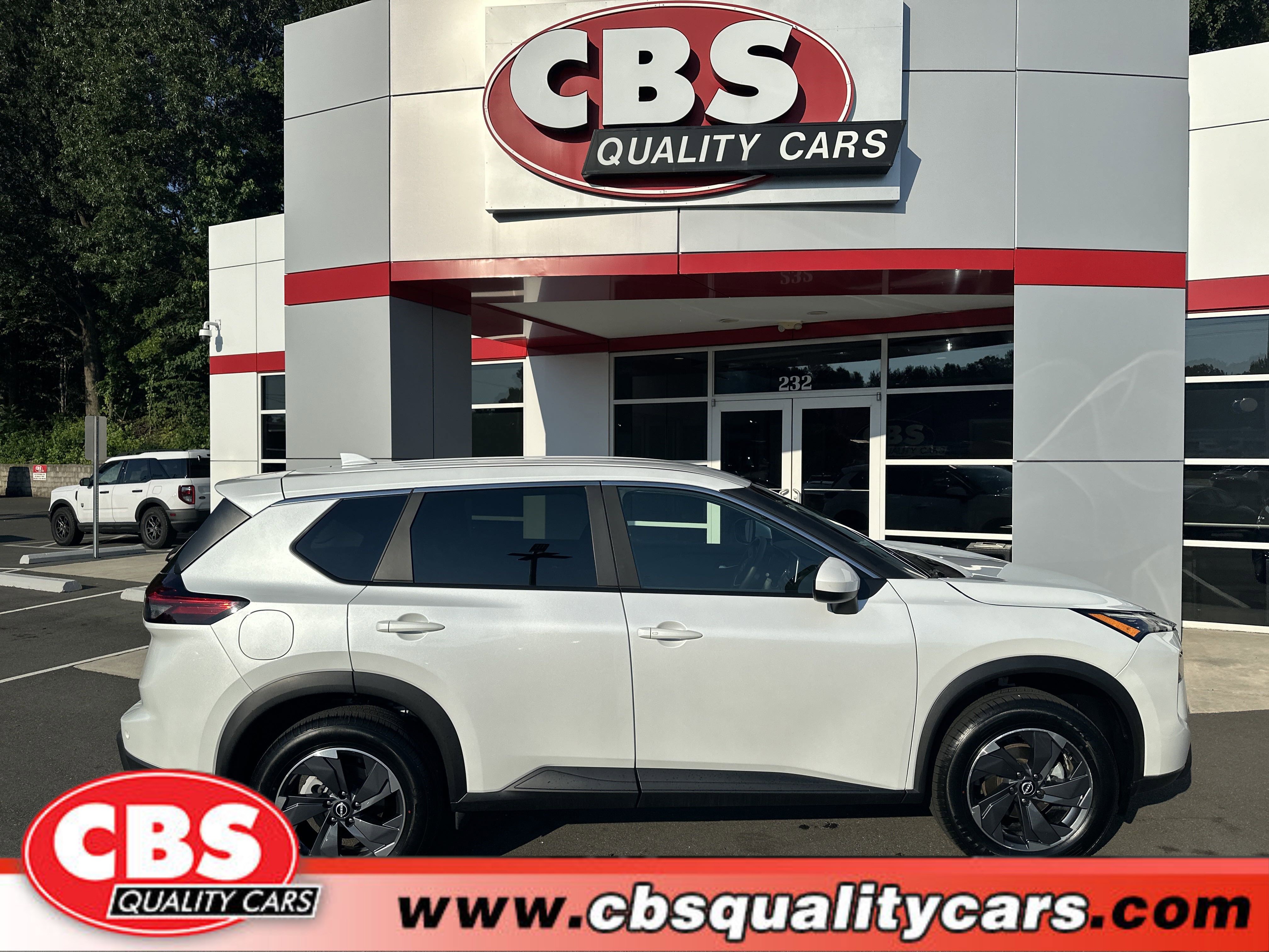 2024 Nissan Rogue SV's photo