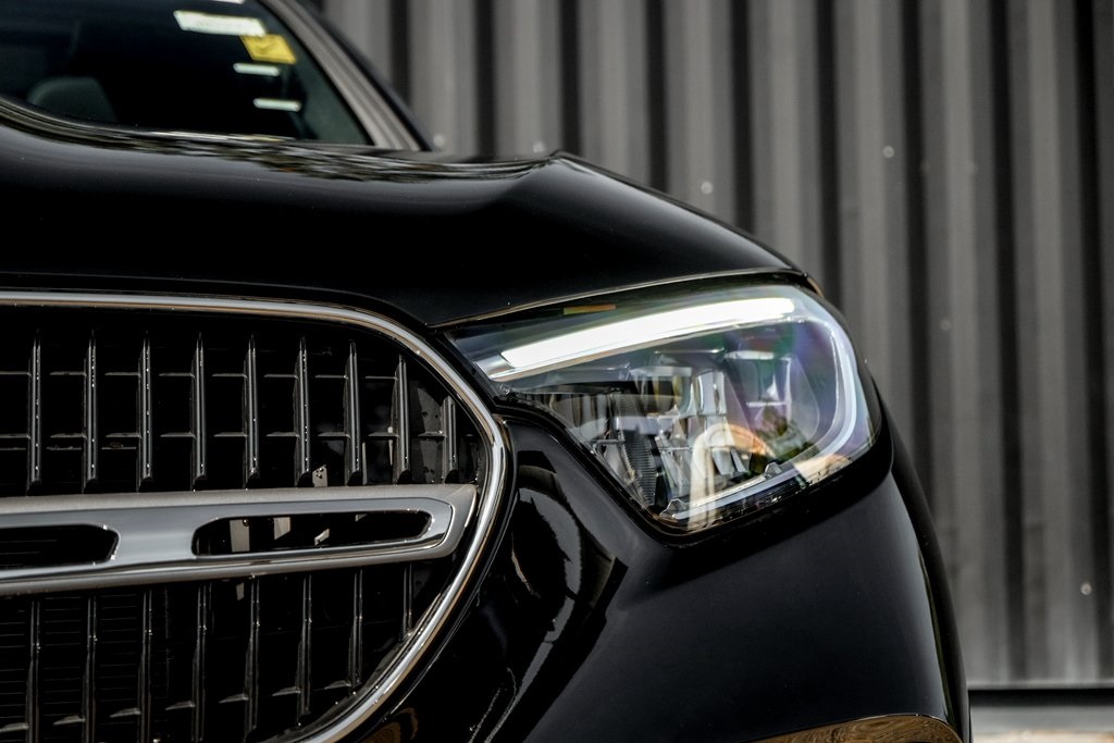 2025 Mercedes Benz GLC 300 4MATIC photo 5