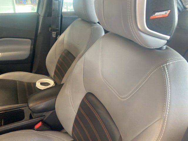 2021 Nissan Kicks SR photo 3