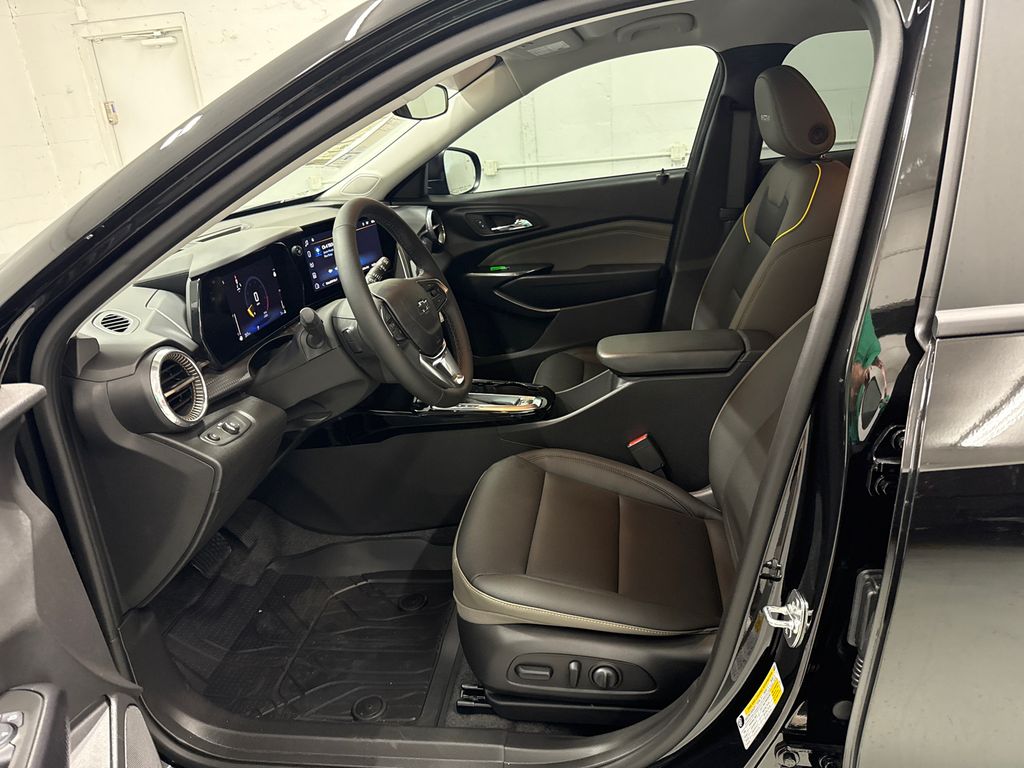 2025 Chevrolet Trax ACTIV photo 12