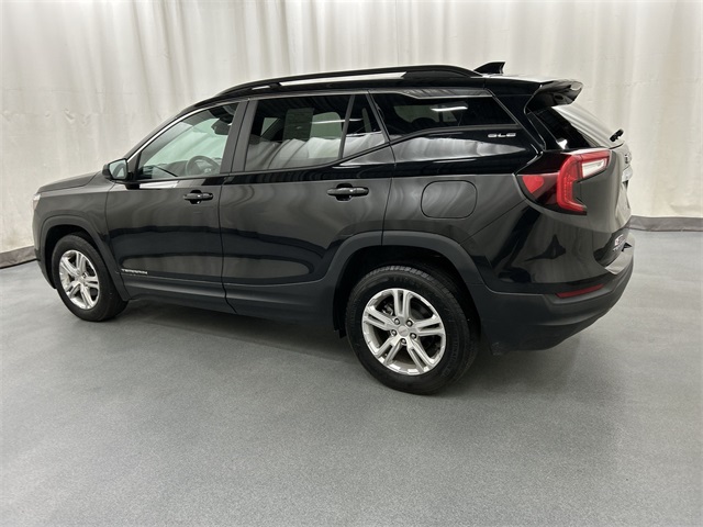 2022 Gmc Terrain SLE photo 2
