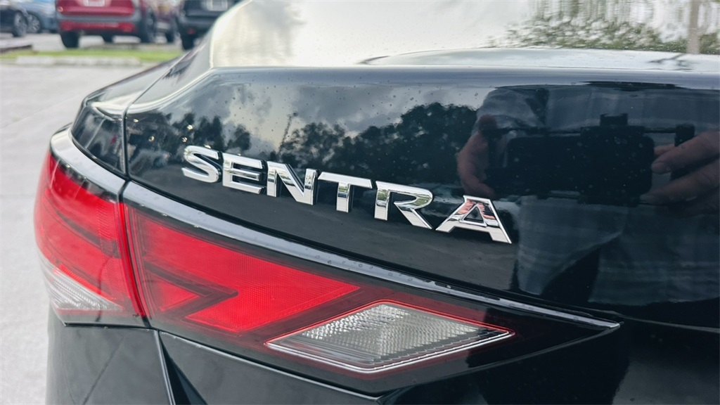 2025 Nissan Sentra SV photo 9