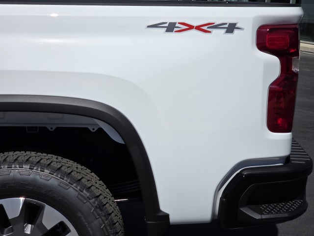 2025 Chevrolet Silverado 2500HD Custom photo 43