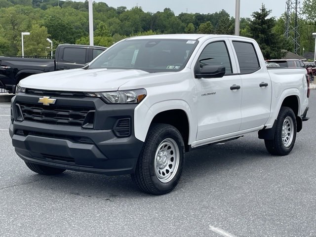 2025 Chevrolet Colorado LT photo 3