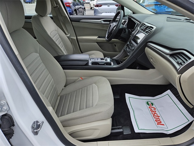 2020 Ford Fusion Hybrid SE photo 15