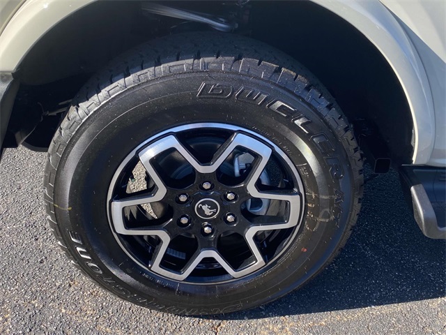 2025 Ford Bronco Outer Banks photo 7