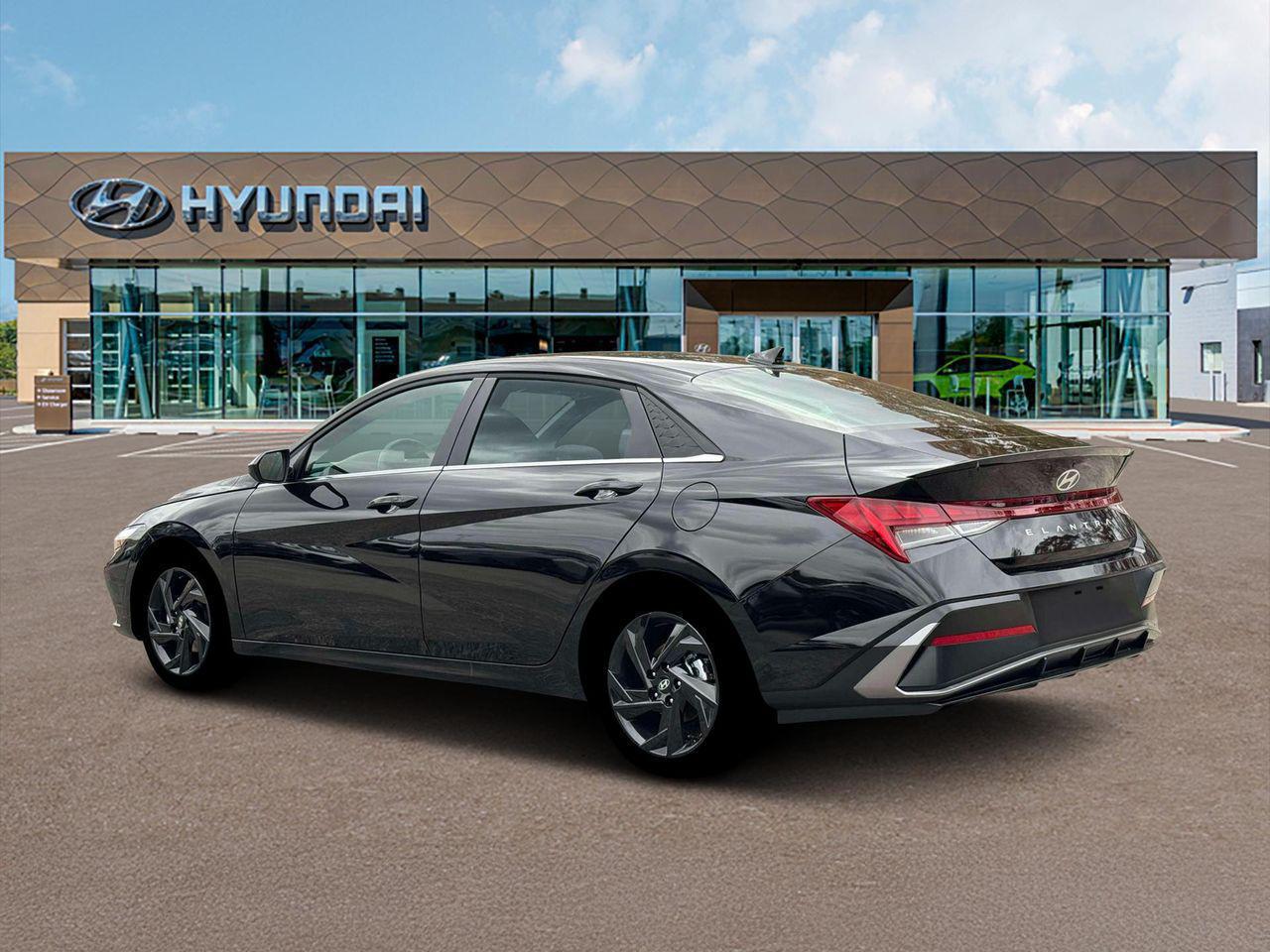 2026 Hyundai Elantra SEL Sport photo 2