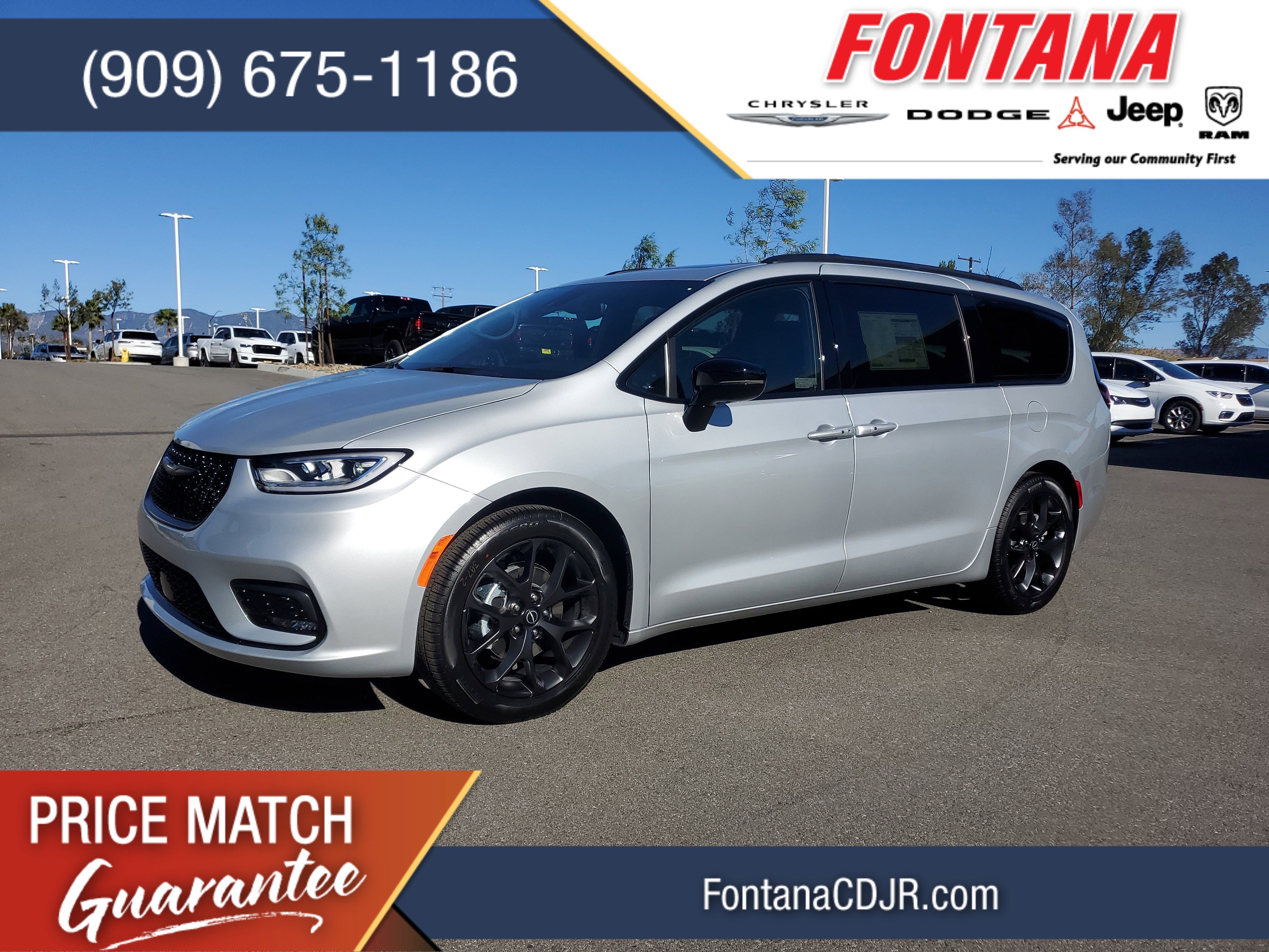 2026 Chrysler Pacifica Limited's photo