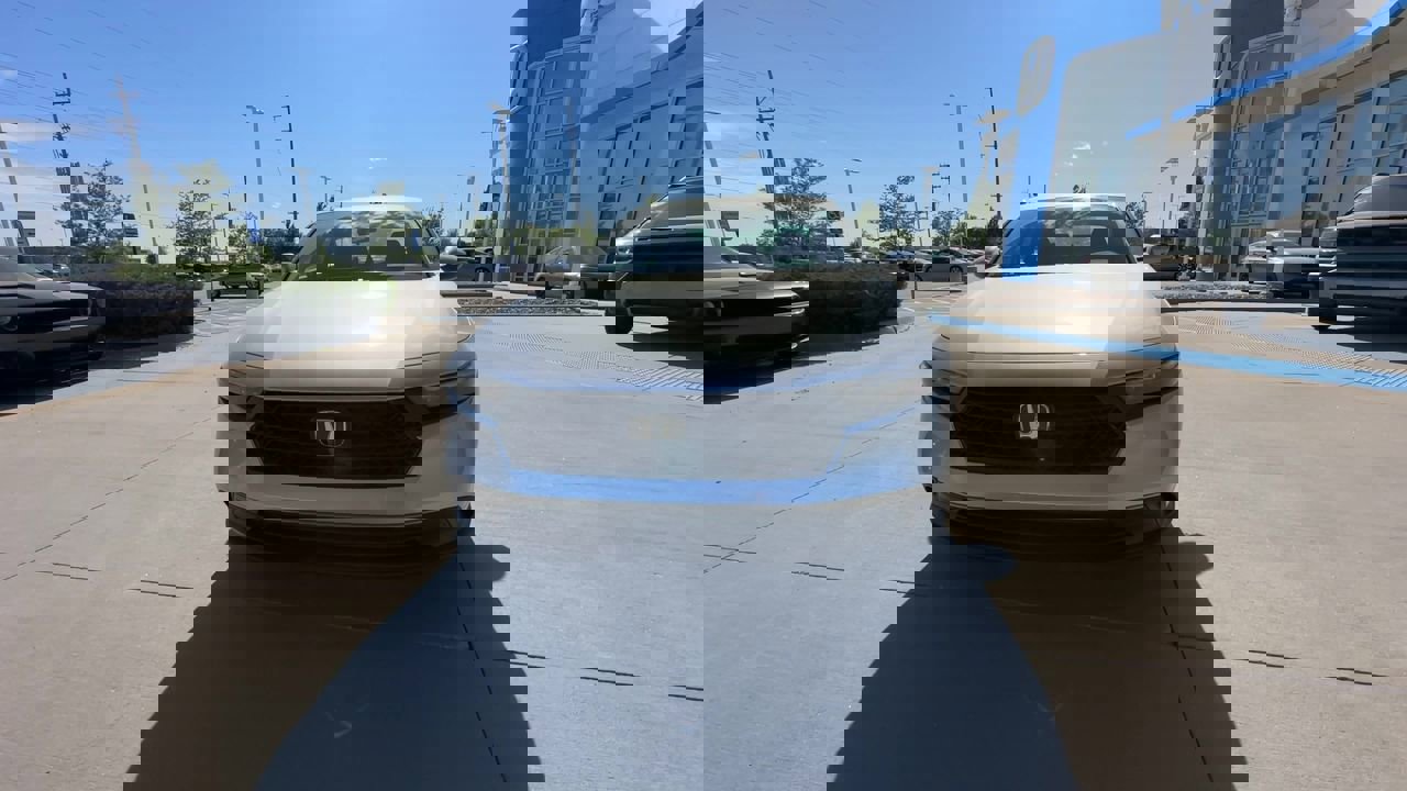2025 Honda Accord 1.5T LX photo 3
