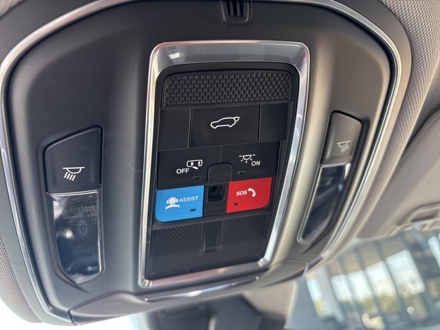 2023 Jeep Grand Cherokee Laredo photo 10