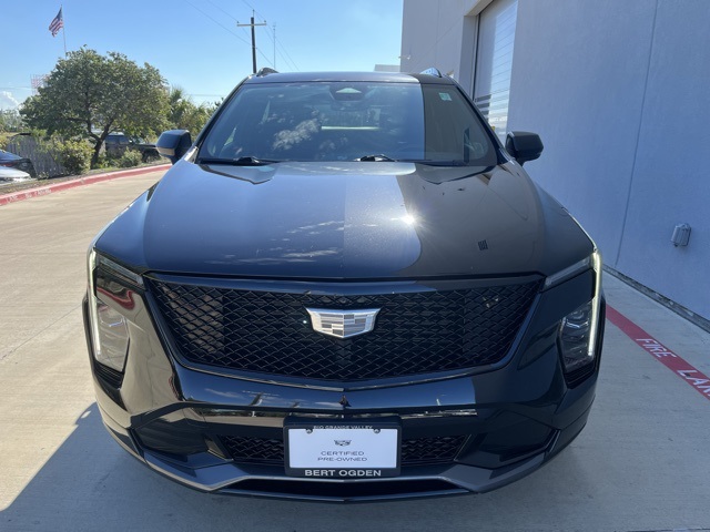2024 Cadillac XT4 Sport photo 2