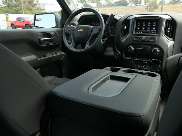 2025 Chevrolet Silverado 1500 Custom photo 22