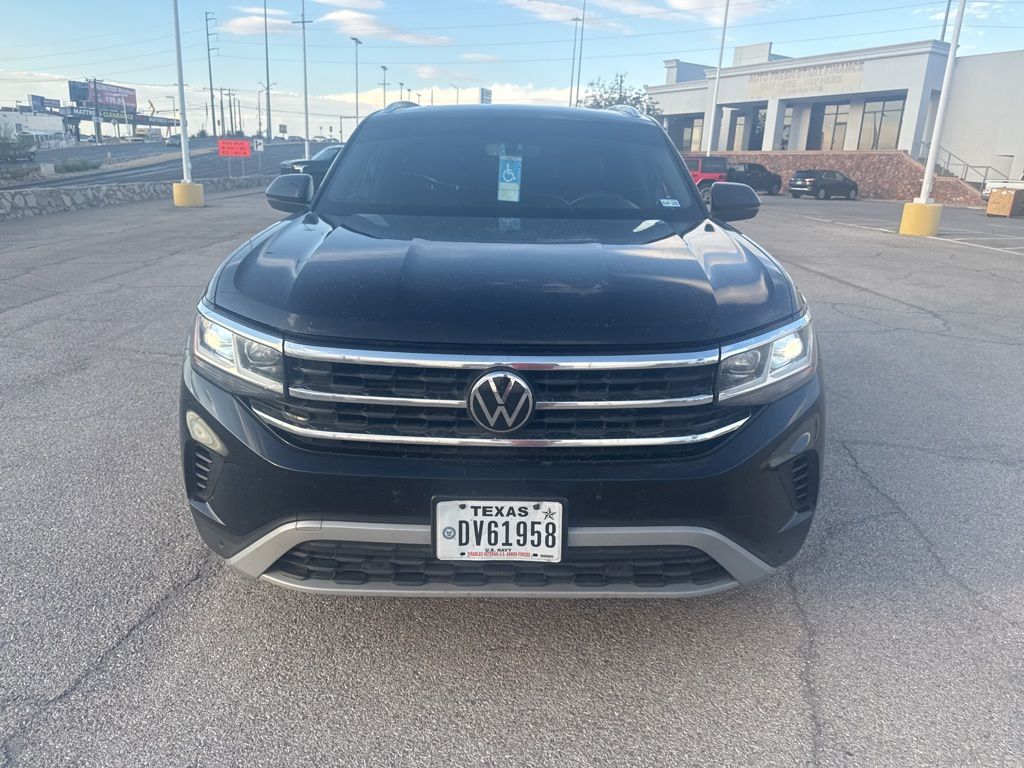 2023 Volkswagen Atlas Cross Sport V6 SE Technology photo 2