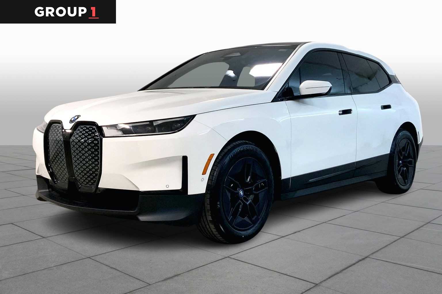 2024 BMW iX Base's photo