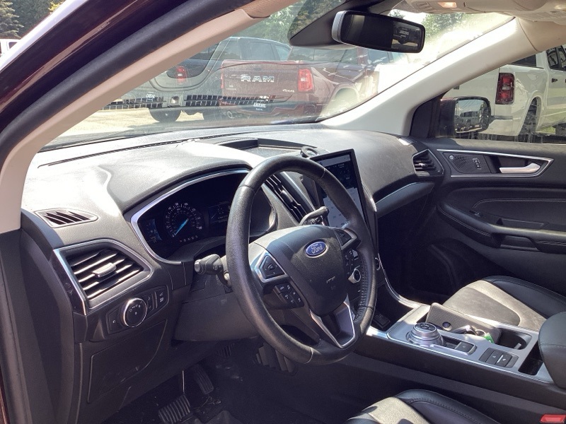 2021 Ford Edge Titanium photo 19